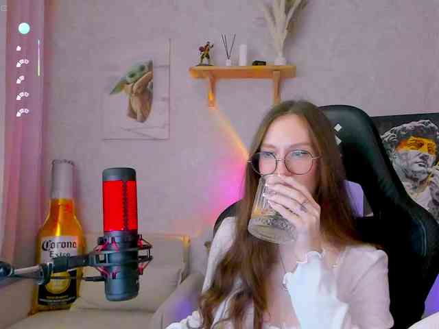 KiraRumGirl webcam