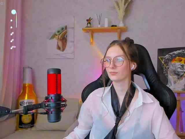 KiraRumGirl webcam