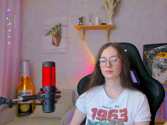 KiraRumGirl webcam