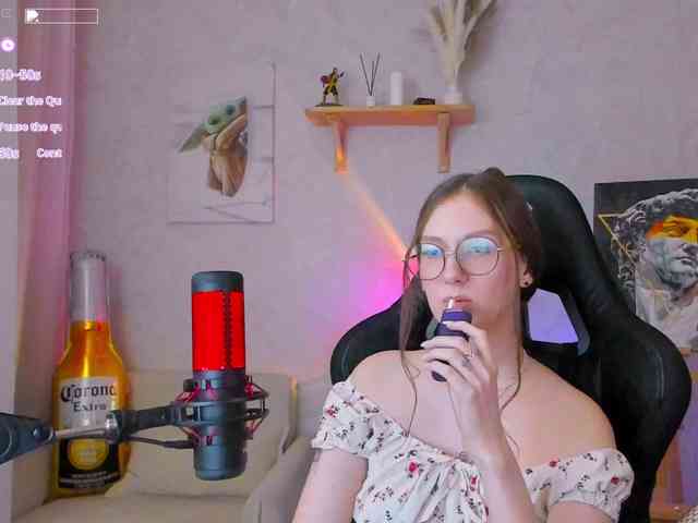 KiraRumGirl webcam