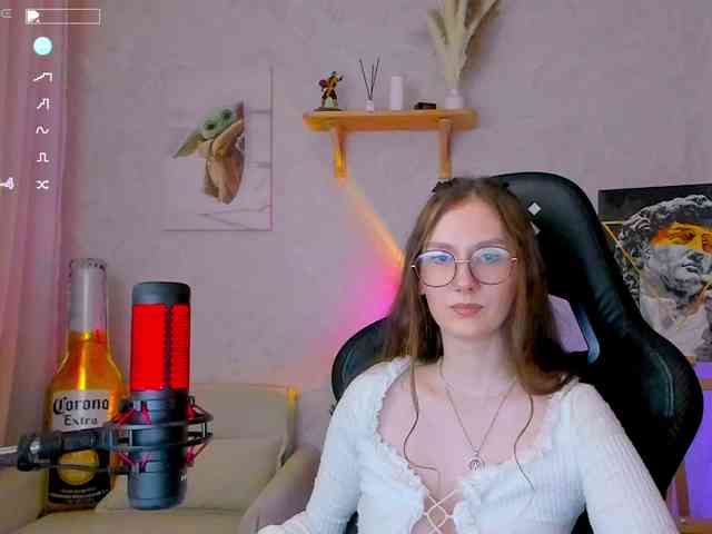 KiraRumGirl webcam