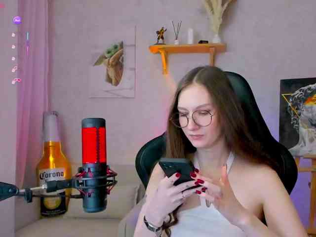 KiraRumGirl webcam