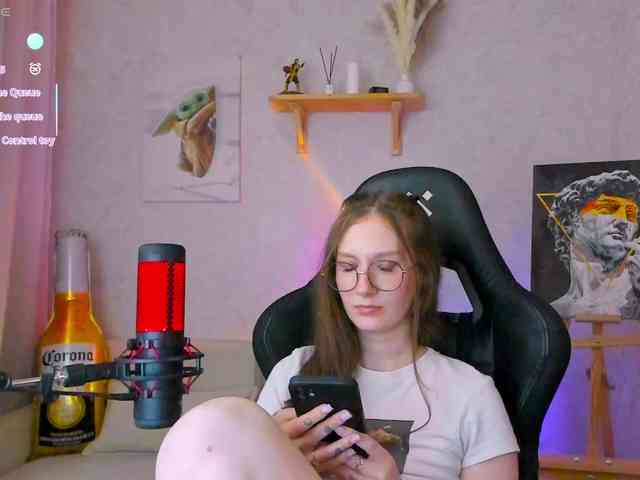 KiraRumGirl webcam