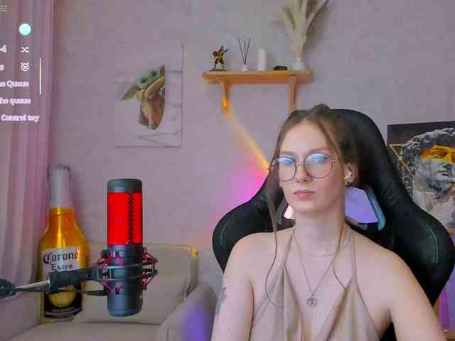 KiraRumGirl webcam