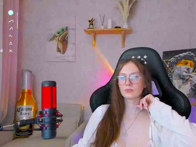 KiraRumGirl webcam