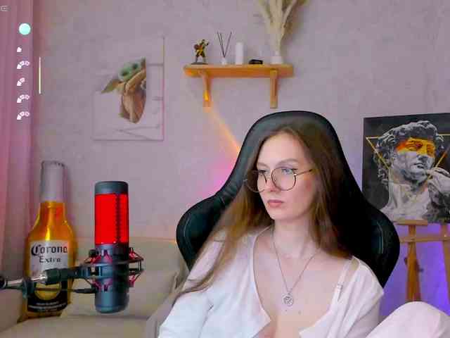 KiraRumGirl webcam
