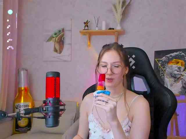 KiraRumGirl webcam