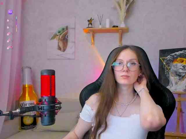 KiraRumGirl webcam
