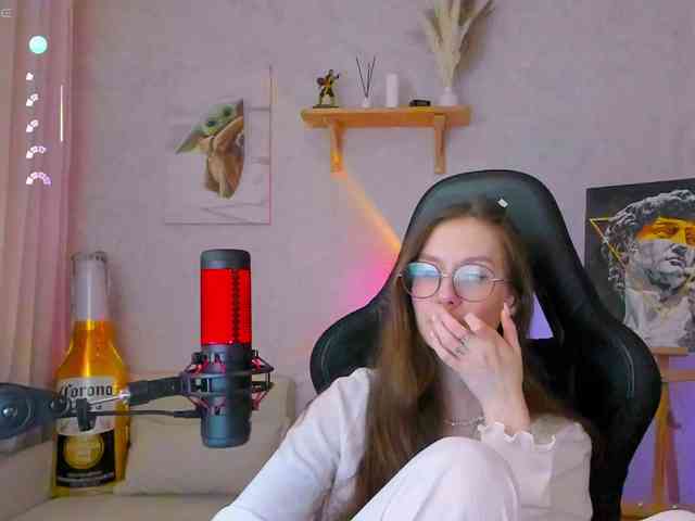 KiraRumGirl webcam