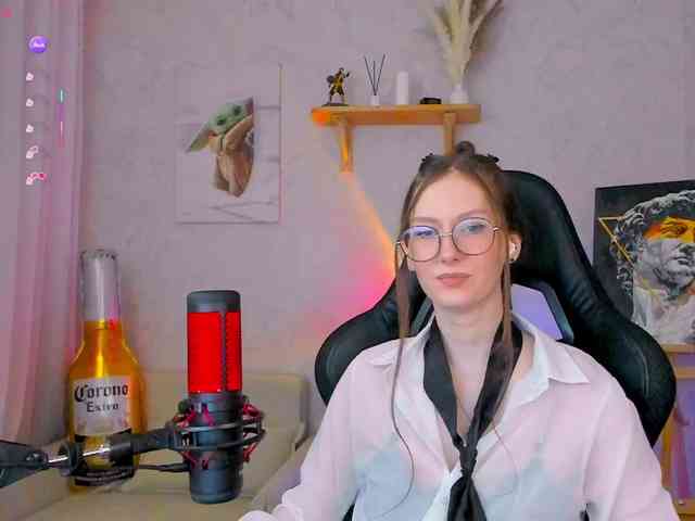 KiraRumGirl webcam