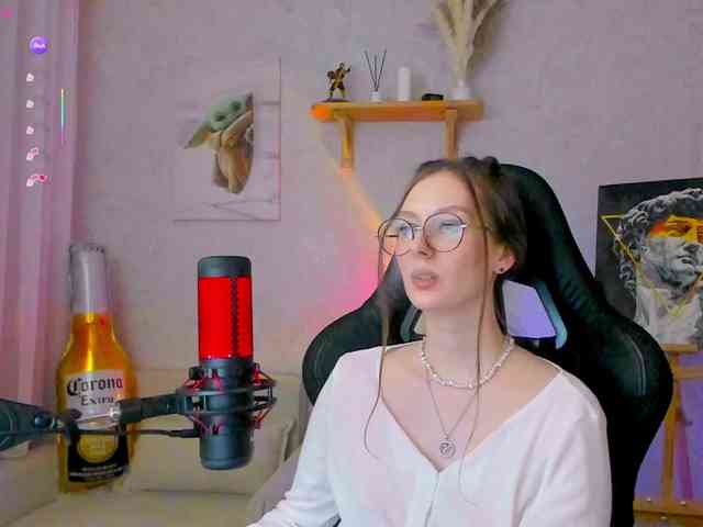 KiraRumGirl webcam