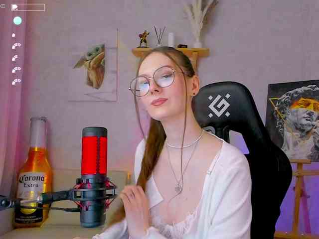 KiraRumGirl webcam