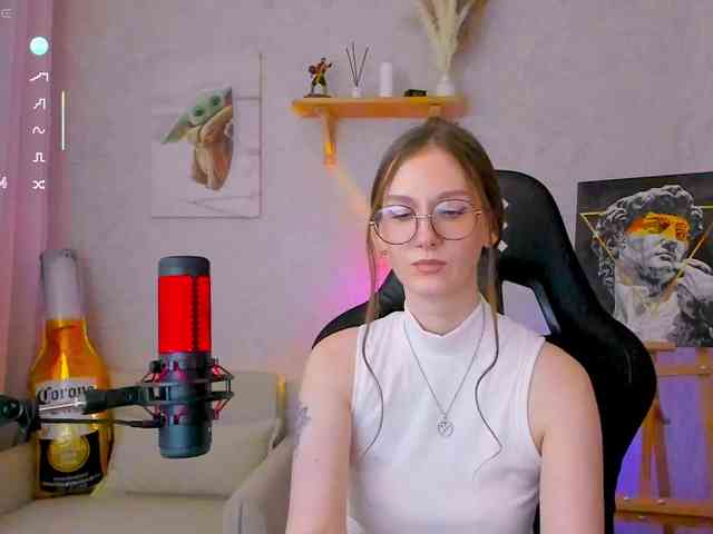 KiraRumGirl webcam