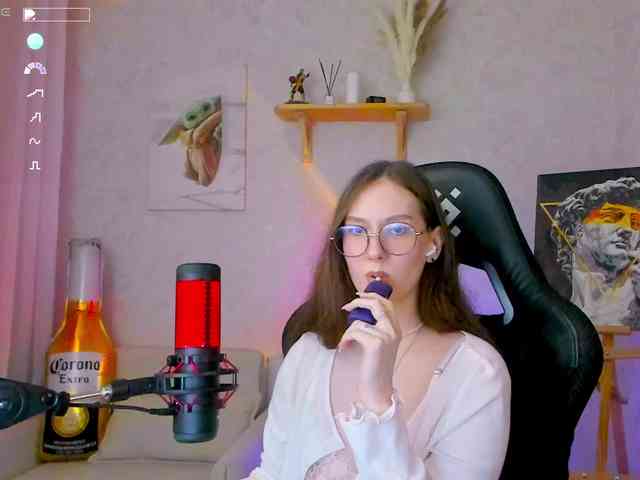 KiraRumGirl webcam