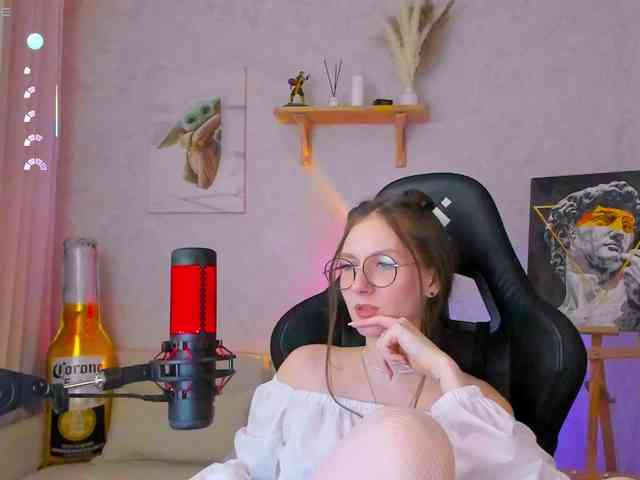KiraRumGirl webcam