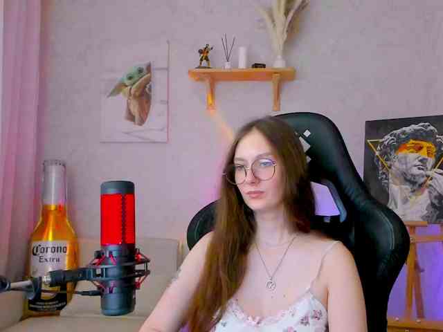 KiraRumGirl webcam