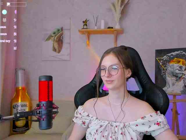 KiraRumGirl webcam