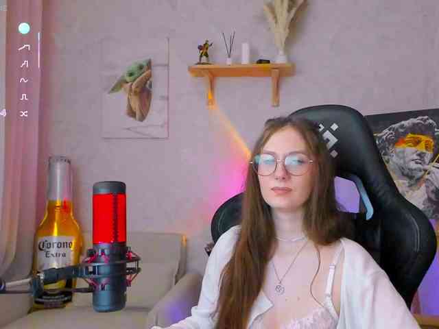 KiraRumGirl webcam