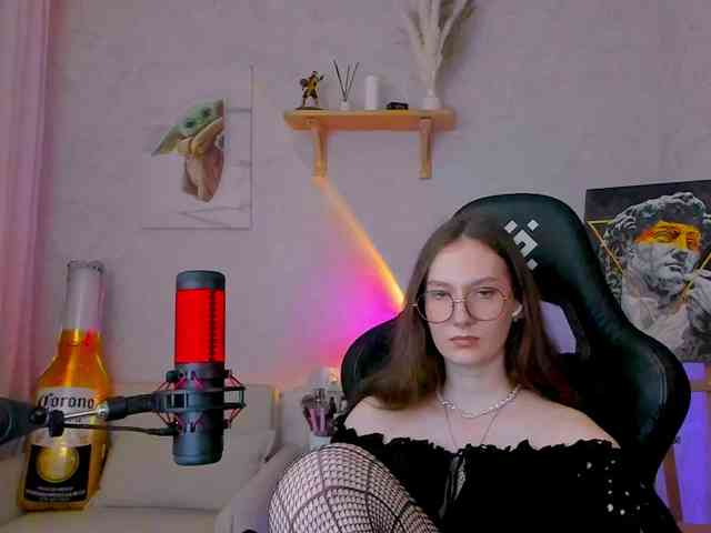 KiraRumGirl webcam