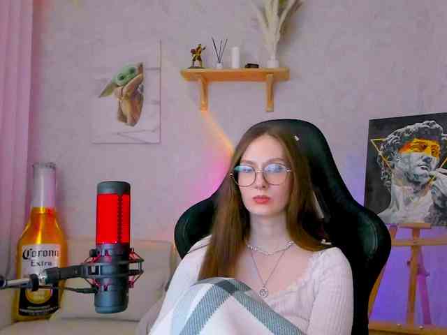 KiraRumGirl webcam