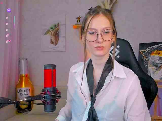 KiraRumGirl webcam