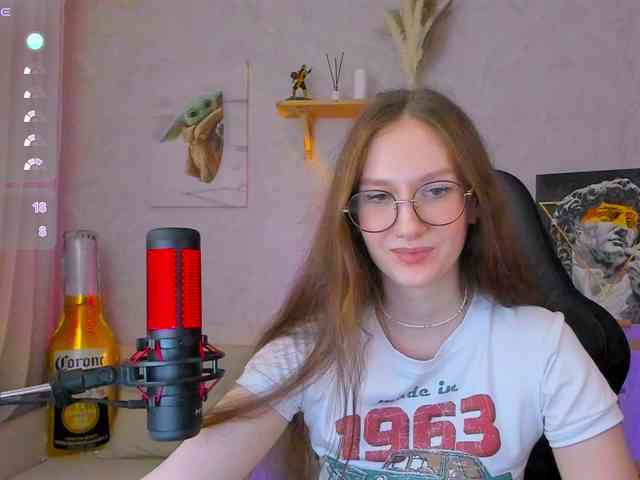 KiraRumGirl webcam