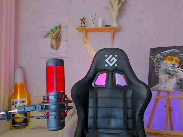 KiraRumGirl webcam