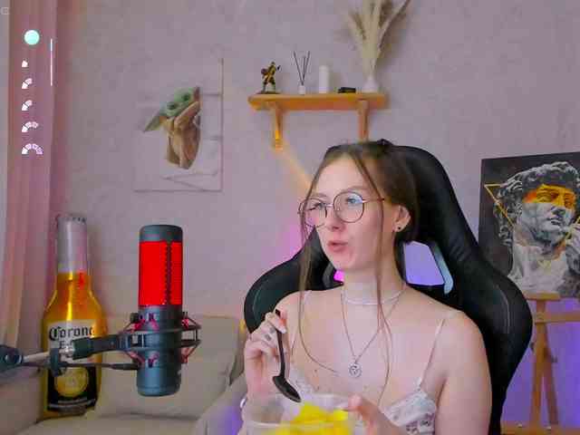 KiraRumGirl webcam