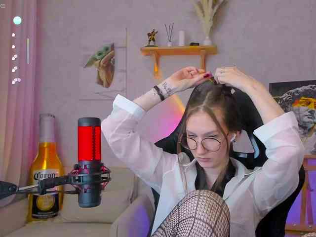 KiraRumGirl webcam