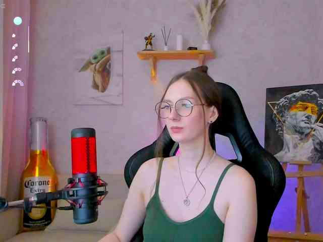 KiraRumGirl webcam