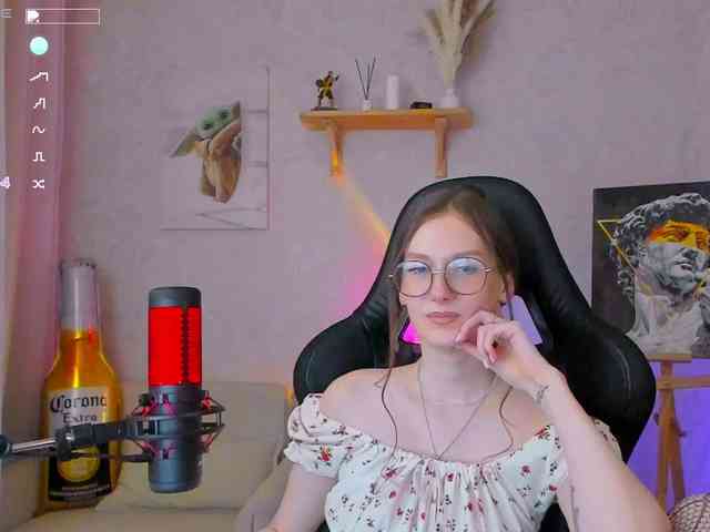 KiraRumGirl webcam