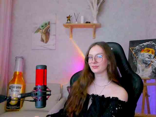 KiraRumGirl webcam