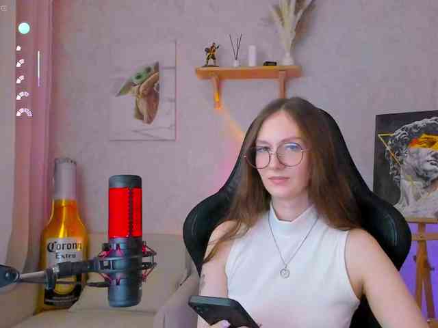 KiraRumGirl webcam