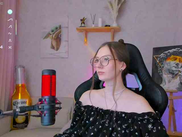 KiraRumGirl webcam