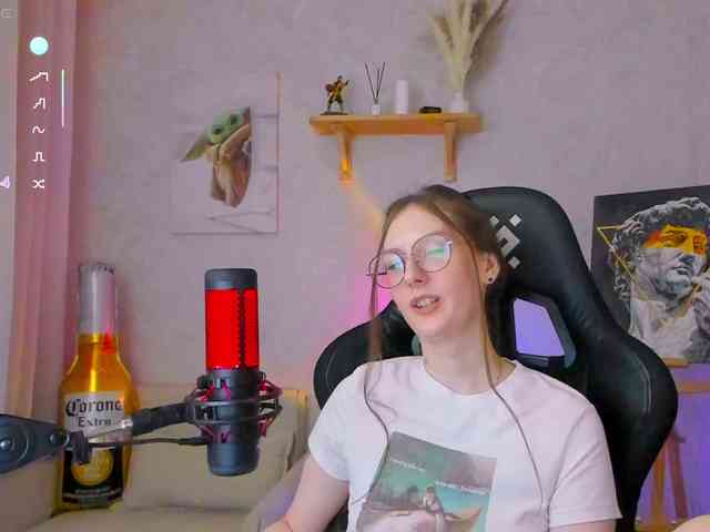 KiraRumGirl webcam