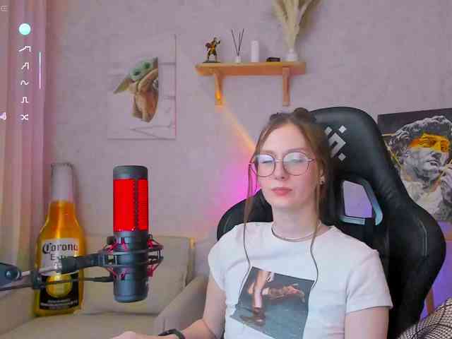 KiraRumGirl webcam