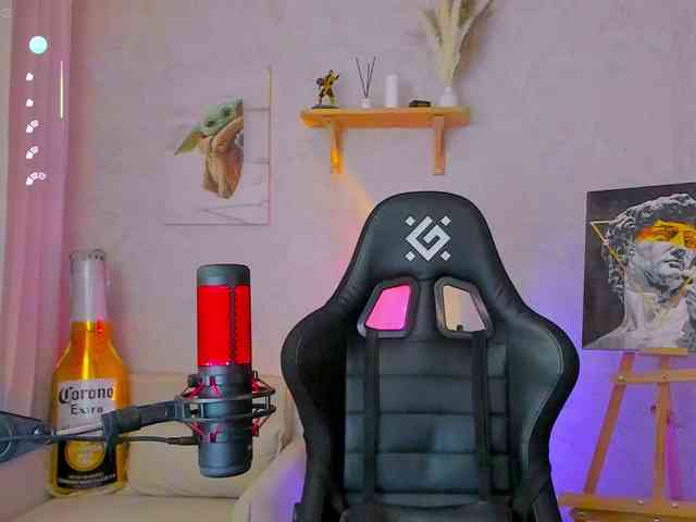 KiraRumGirl webcam