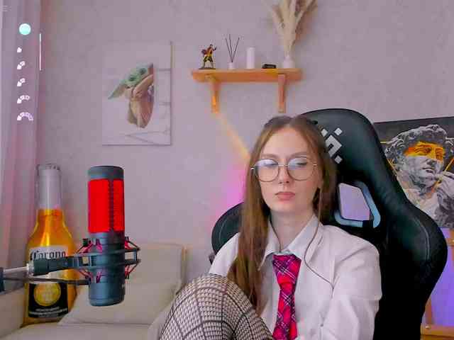 KiraRumGirl webcam