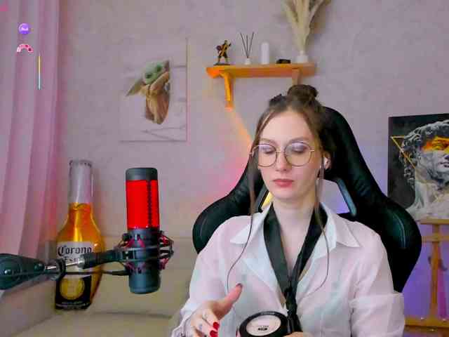 KiraRumGirl webcam