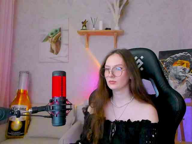 KiraRumGirl webcam