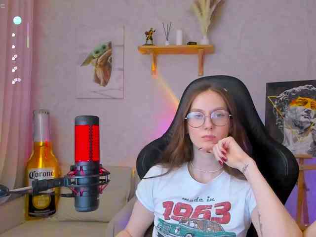 KiraRumGirl webcam