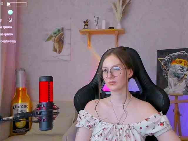 KiraRumGirl webcam