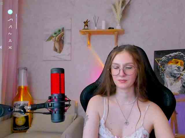KiraRumGirl webcam