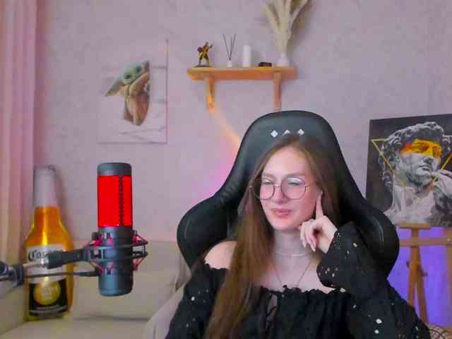 KiraRumGirl webcam