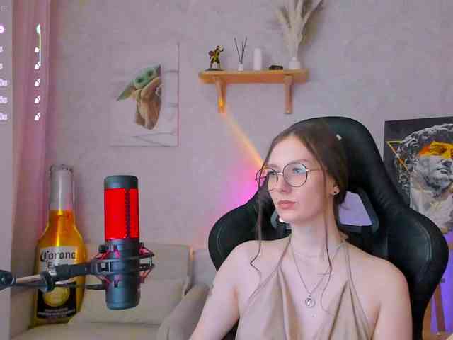 KiraRumGirl webcam