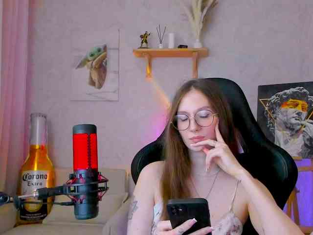 KiraRumGirl webcam