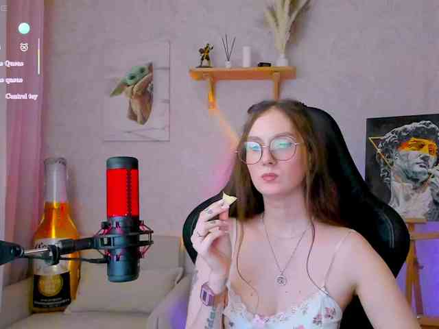 KiraRumGirl webcam