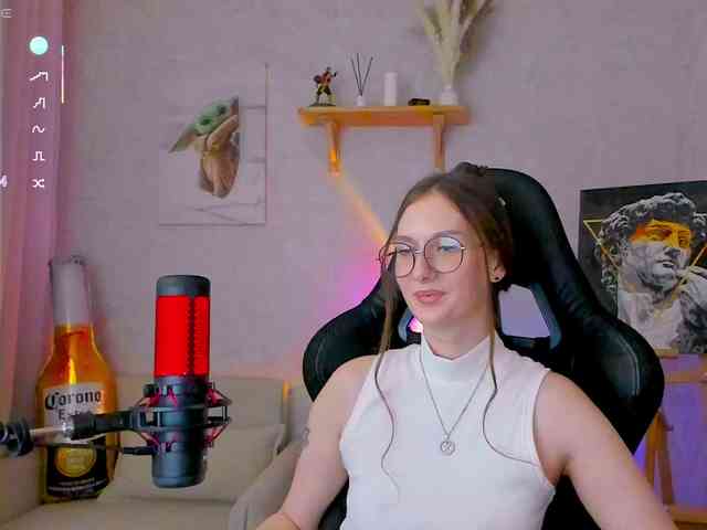 KiraRumGirl webcam