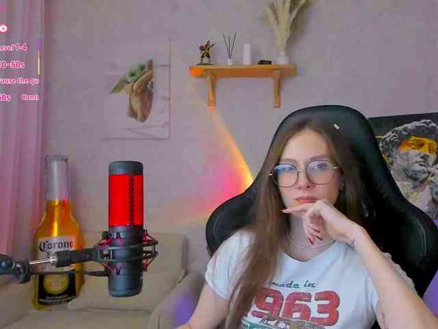 KiraRumGirl webcam