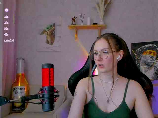 KiraRumGirl webcam